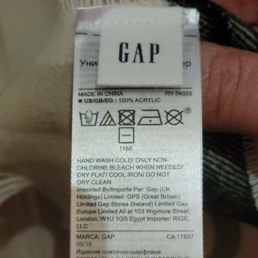 Gap Scarf - Picture 2 of 6